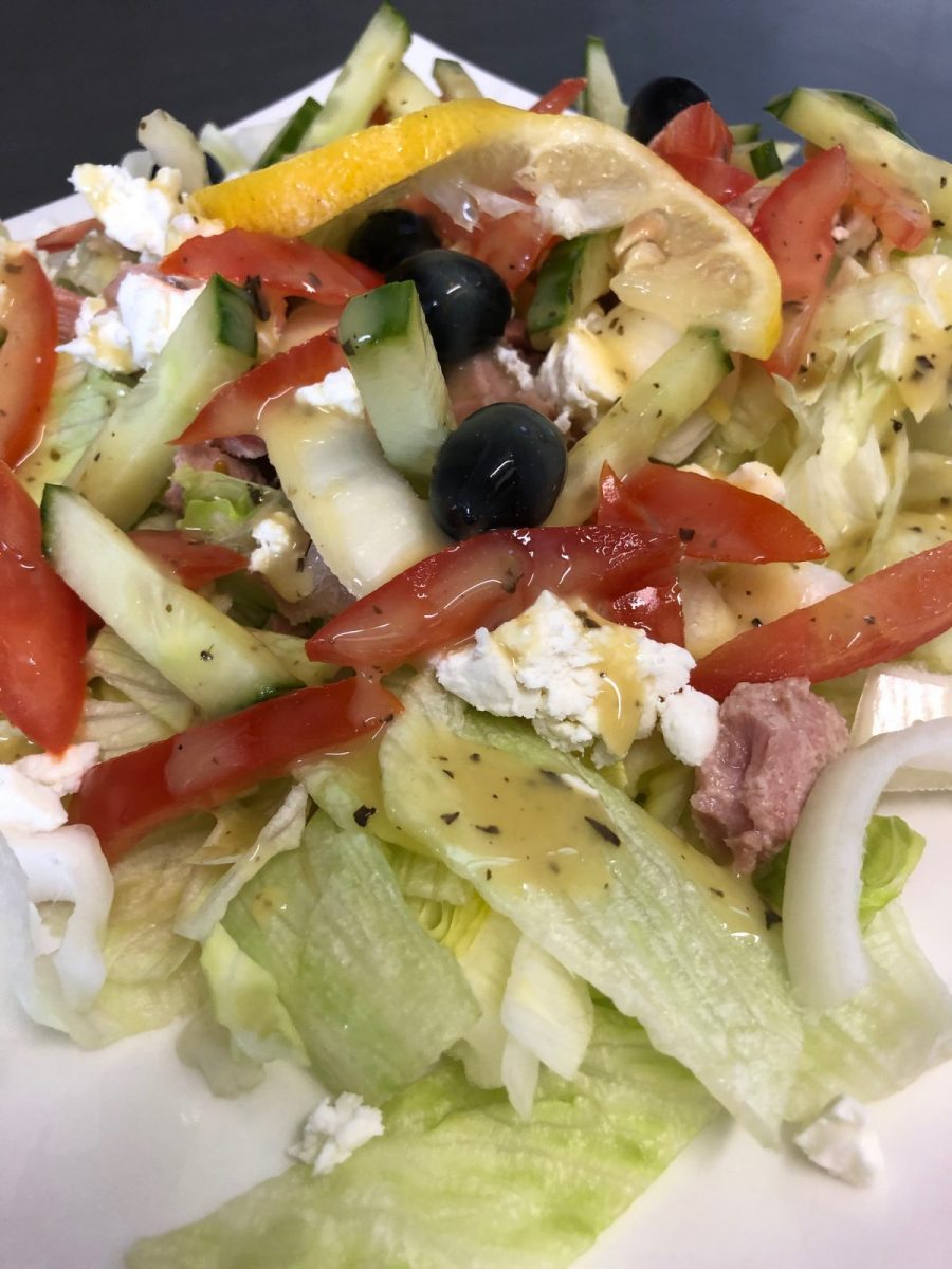 Pub des Halles – Sainte-hermine – Greek salad