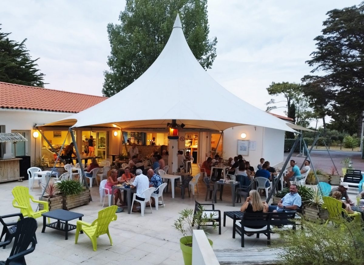 Terrasse Bar / Snack VILLAGE VACANCES DOMAINE DE LA PRESQU’ÎLE La Faute-sur-Mer